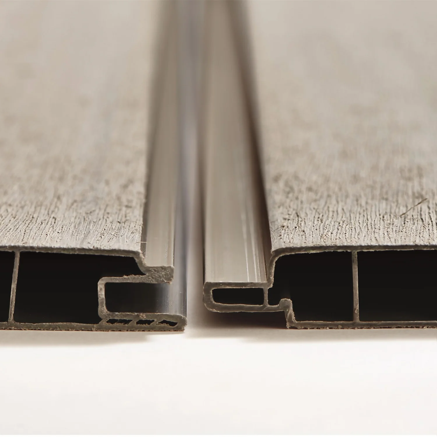 Keter Oakland 7.5 X 9ft Outdoor Garden Apex Storage Shed - Grey 6 Keter Oakland 7.5 X 9ft Outdoor Garden Apex Storage Shed - Grey - Image 4