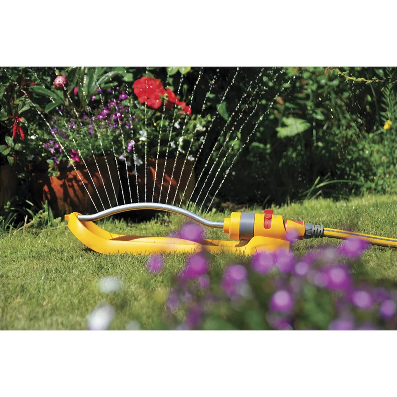 Hozelock Oscillating Garden Lawn Sprinkler 200m² 5 Hozelock Oscillating Garden Lawn Sprinkler 200m² - Image 3