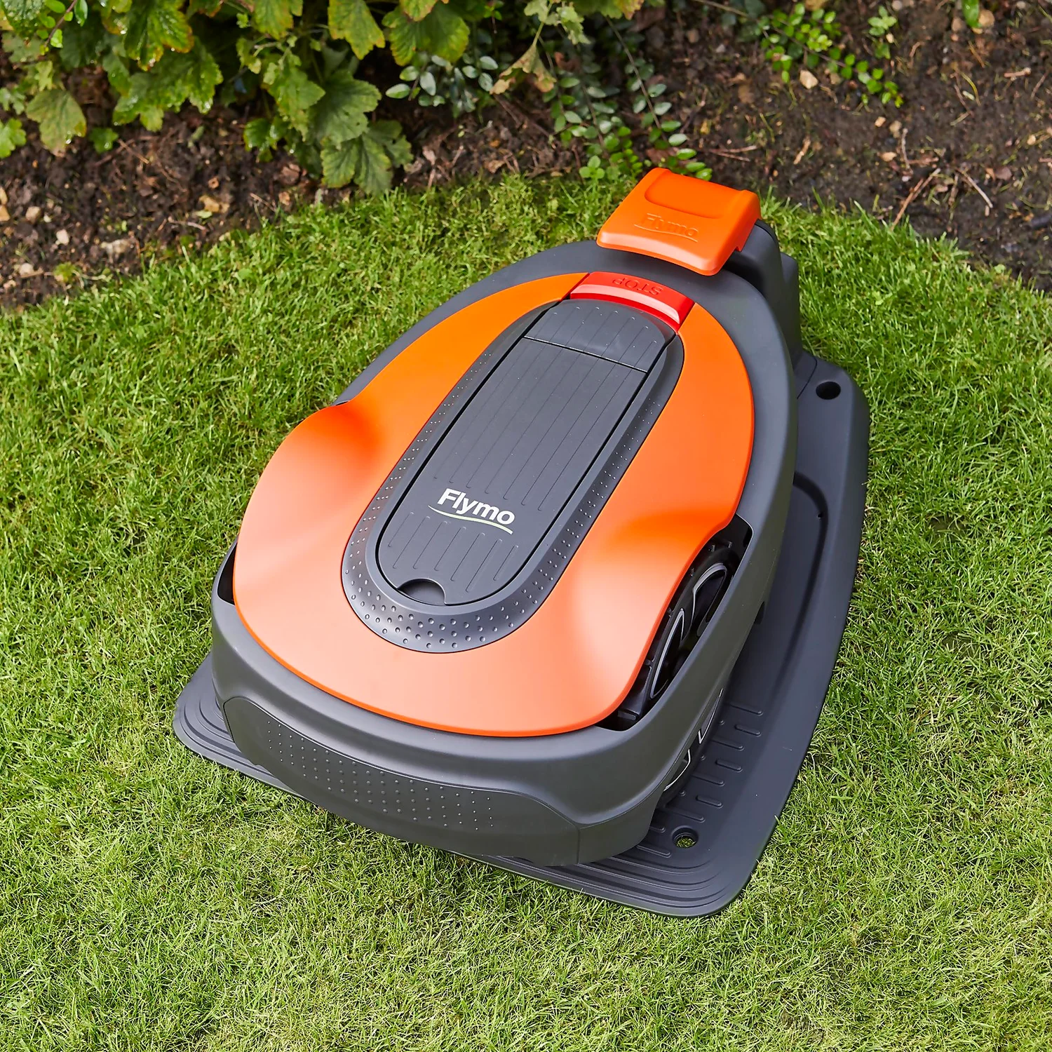 Flymo EasiLife 800 Cordless Robot Lawn Mower - 16cm 4 Flymo EasiLife 800 Cordless Robot Lawn Mower - 16cm - Image 2