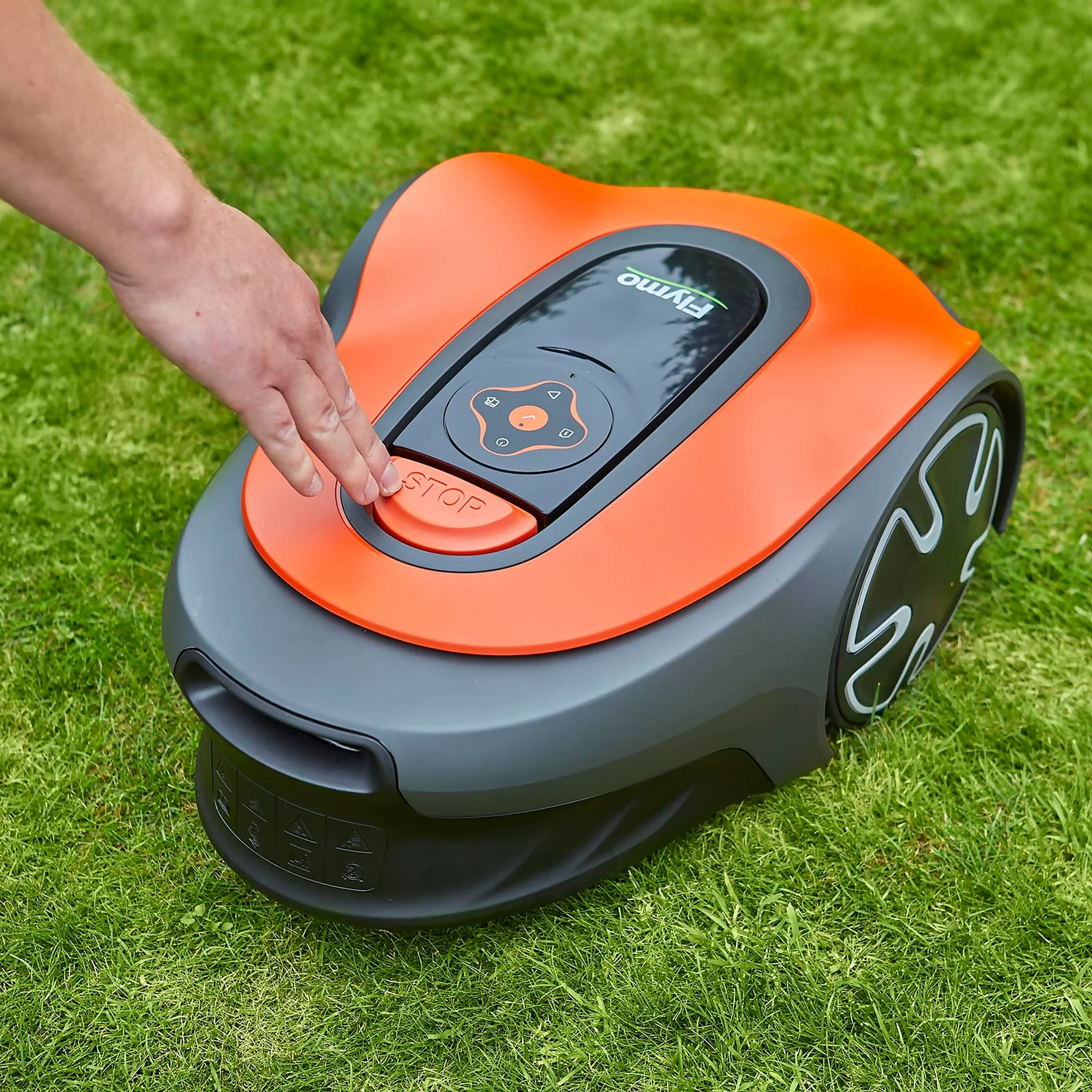 Flymo EasiLife GO 250 Cordless Robot Lawn Mower - 16cm 4 Flymo EasiLife GO 250 Cordless Robot Lawn Mower - 16cm - Image 2
