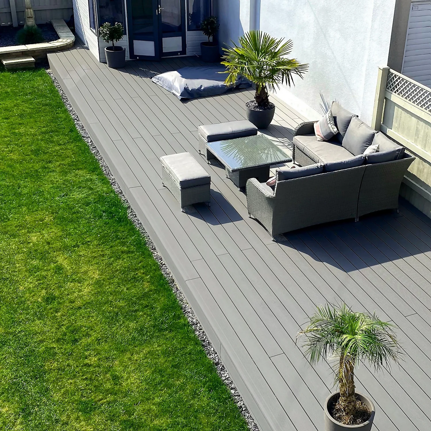 Victoria Composite Decking Woodgrain 20 Pack Grey - 10.08 M2 4 Victoria Composite Decking Woodgrain 20 Pack Grey - 10.08 M2 - Image 2